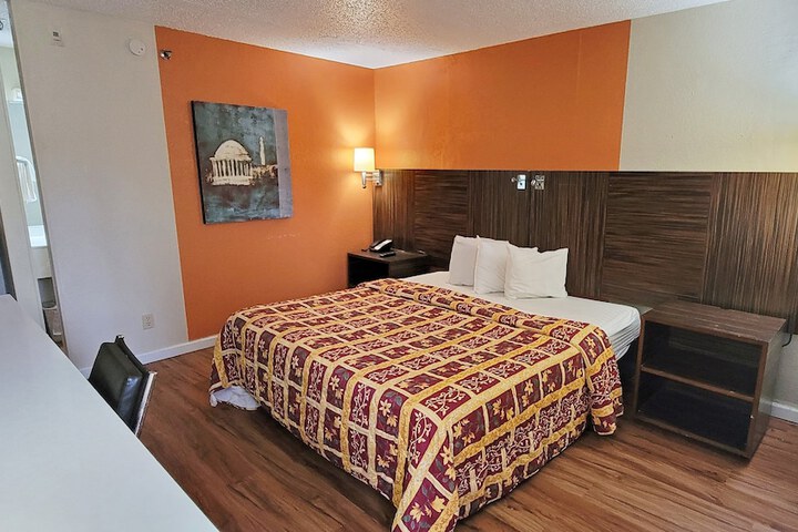 Room 11 of 31