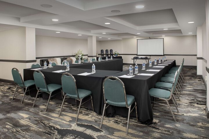 Embassy Suites Hotel Winston-Salem