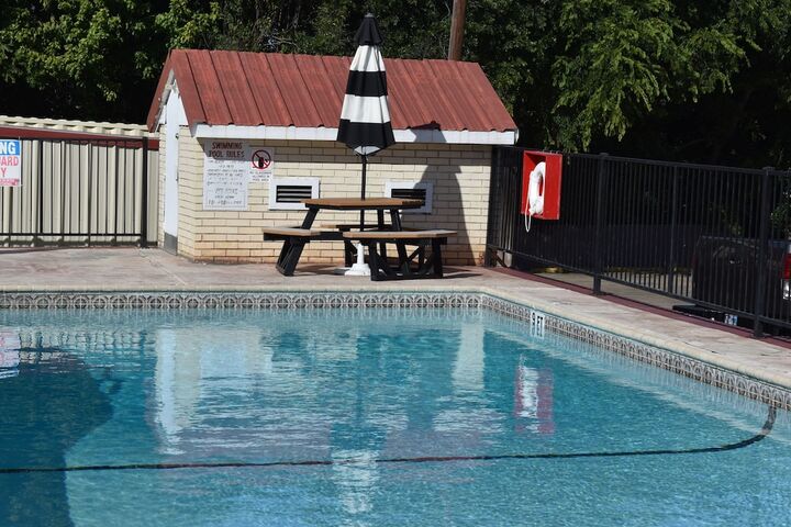 Pool 24 of 80