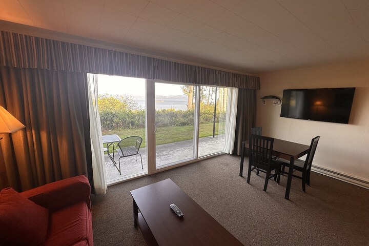 Room 27 of 181