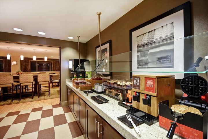 Hampton Inn Atlanta-Mall of Georgia