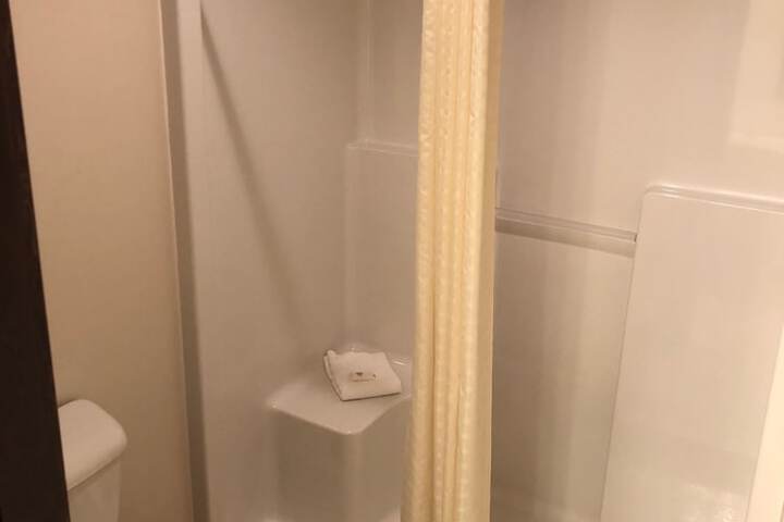 Room 25 of 32