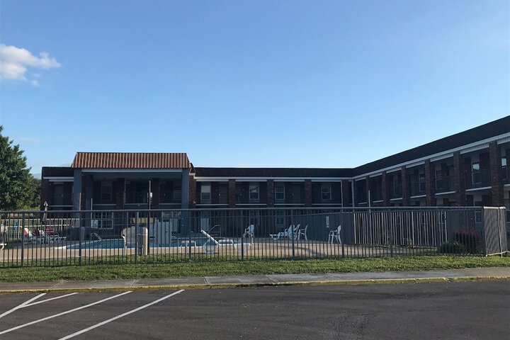 Days Inn by Wyndham Cave City