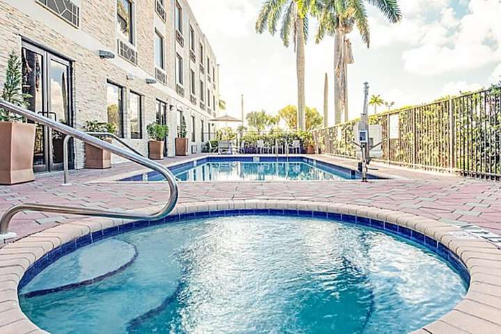 Holiday Inn Express Hotel & Suites Clewiston by IHG