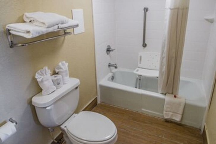 Room 15 of 28