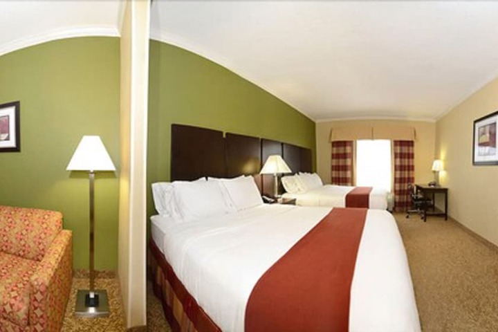Room 25 of 42