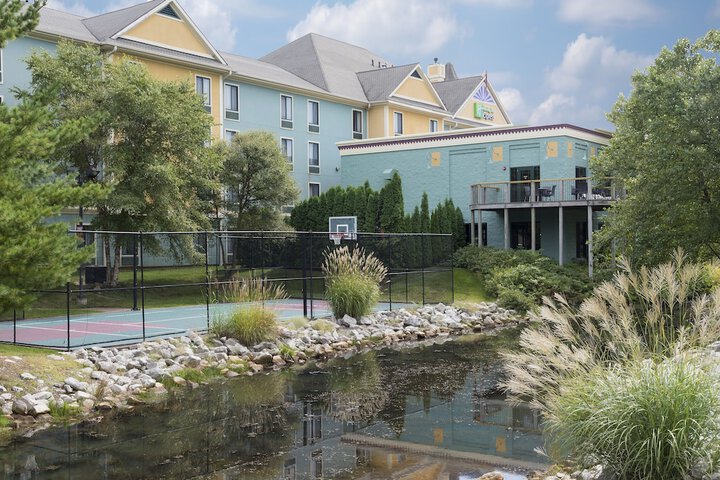 Holiday Inn Express Holland by IHG