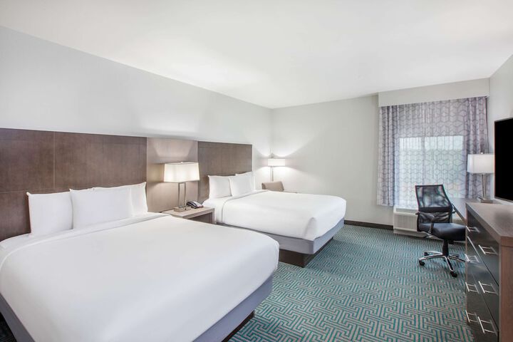 La Quinta Inn & Suites by Wyndham Dallas Duncanville