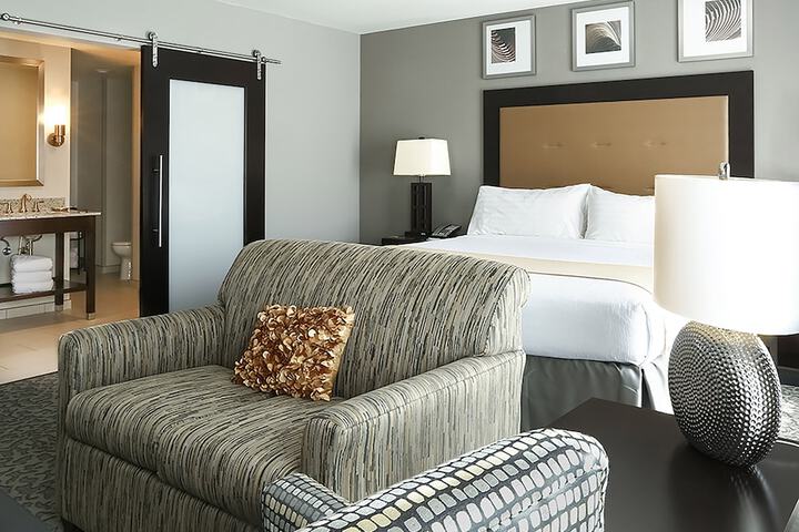 Room 50 of 103