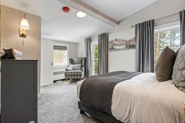 The Aurora Inn & Cottages