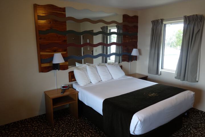 Room 18 of 33