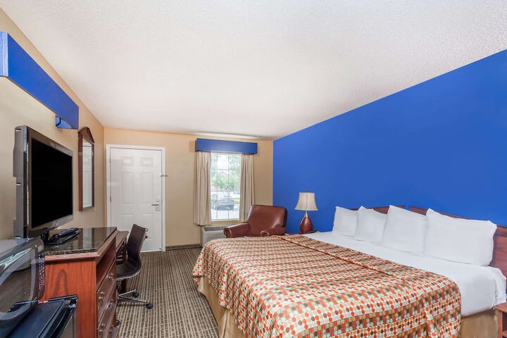 Room 18 of 33