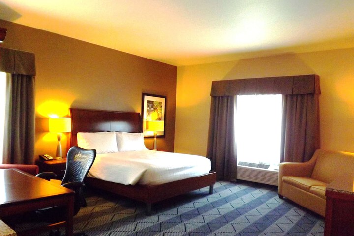 Room 18 of 37