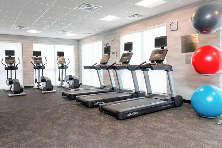 Fairfield Inn & Suites by Marriott Fair Oaks Farms