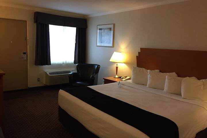 Room 12 of 40