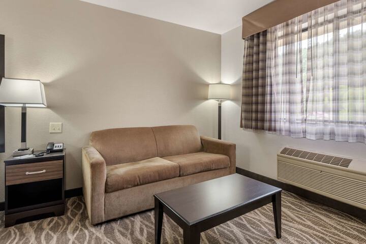 Room 27 of 65