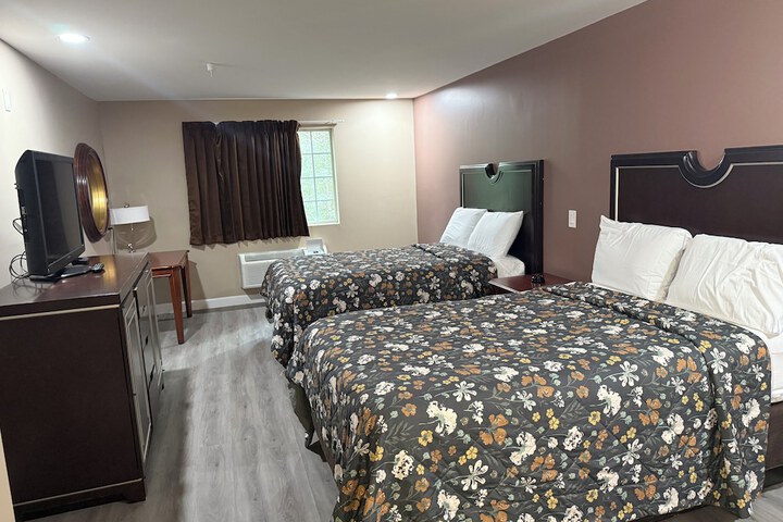 Room 8 of 18
