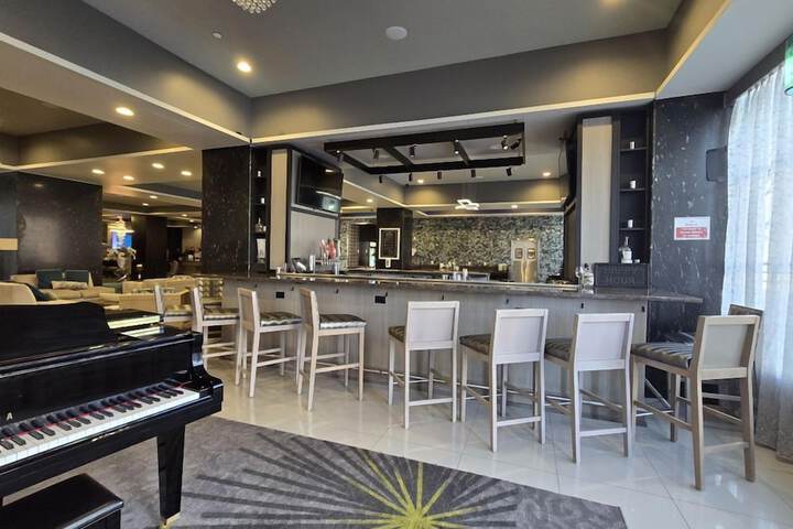 Hilton Garden Inn Wichita Downtown