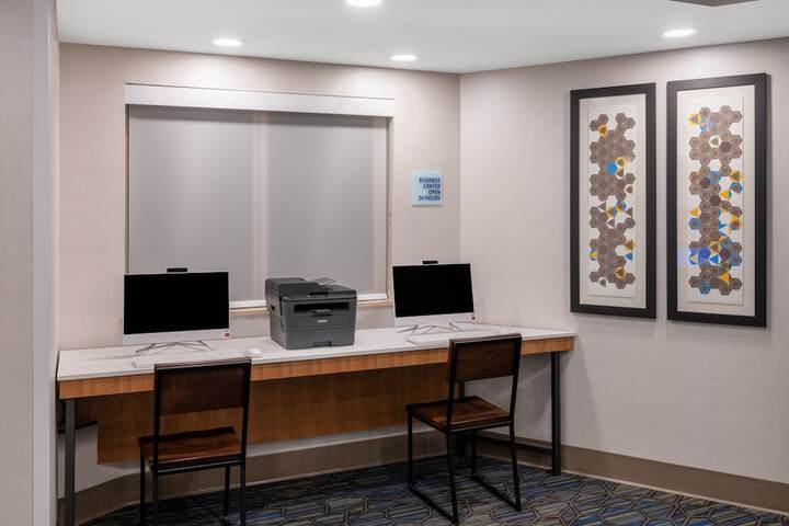 Business Center 39 of 39