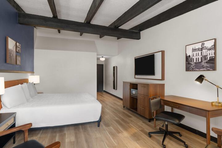 Hotel Vervana Trademark Collection by Wyndham