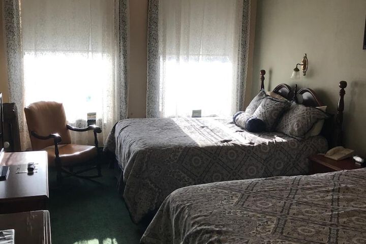 Room 32 of 67