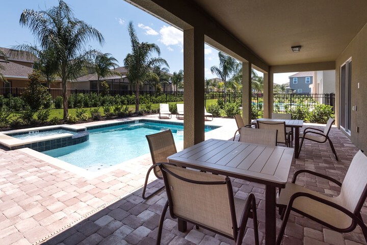 Terrace/Patio 694 of 705