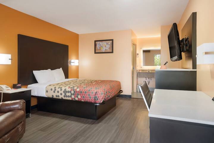 Room 14 of 16