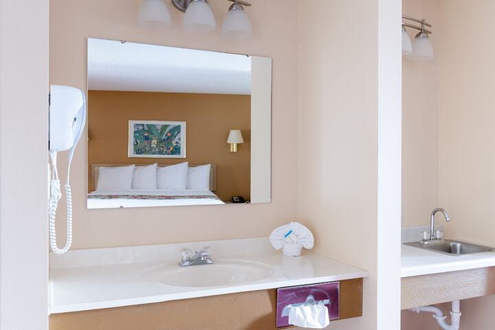Natura Aloha Reach Resort