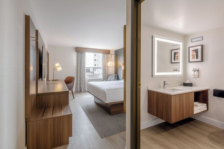Holiday Inn & Suites Winnipeg Downtown by IHG