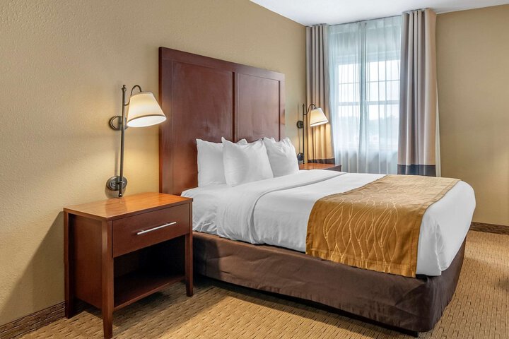Room 32 of 61