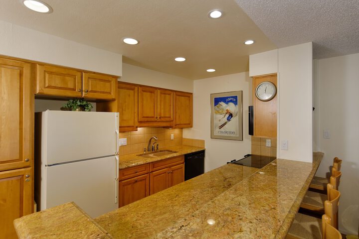 The Crestwood Condominiums