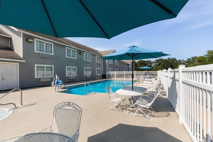 Days Inn by Wyndham Mountain Home