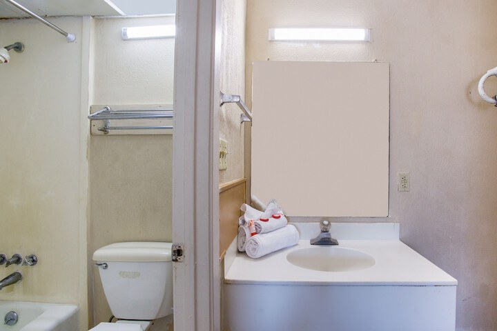 Room 16 of 24