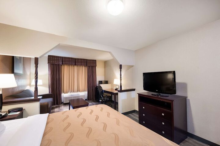 Room 32 of 68