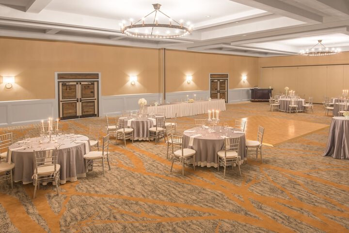 Ballroom/Hall 73 of 80