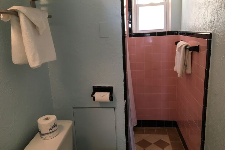 Room 7 of 19