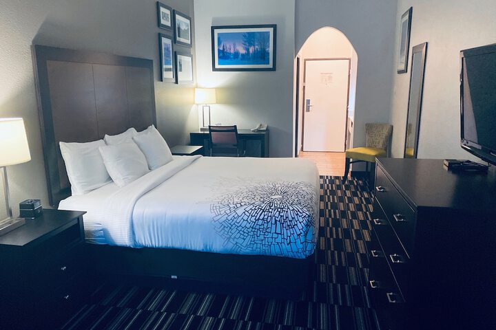 Room 21 of 37
