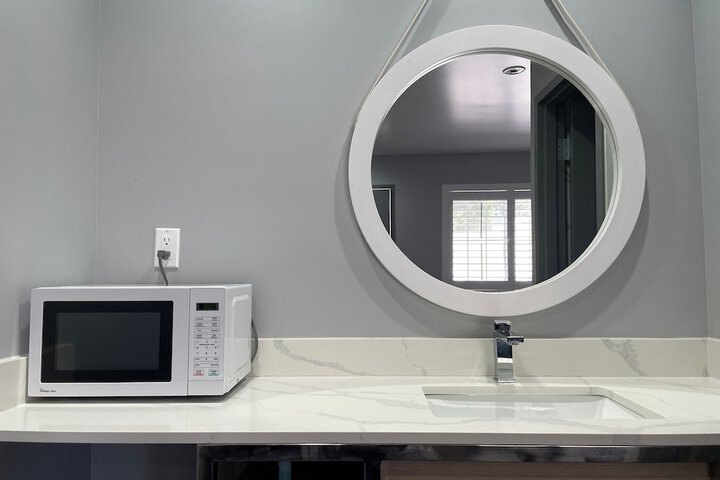 Room 5 of 7