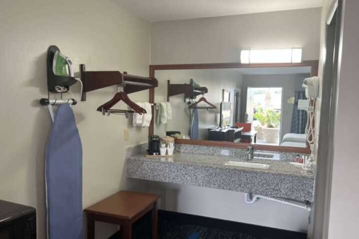 Room 14 of 15