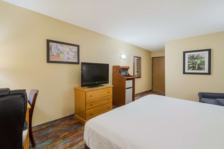Room 13 of 38