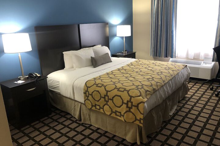 Room 12 of 33