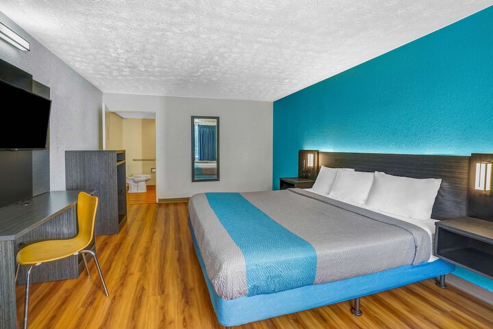 Room 21 of 28