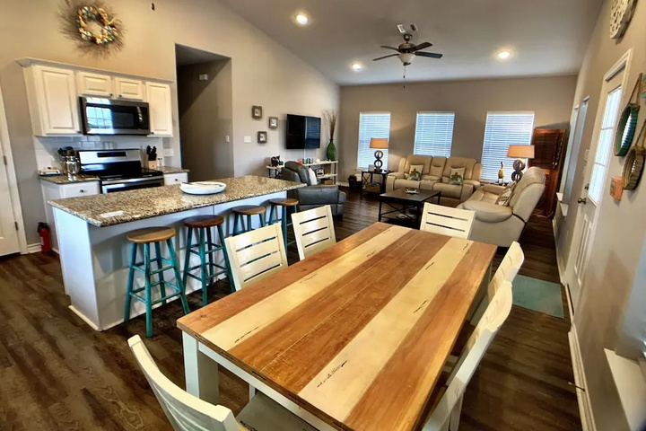 A Silver Lining 4 Br Home