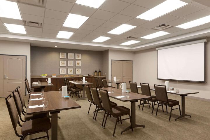 Country Inn & Suites by Radisson Bloomington at Mall of America, MN