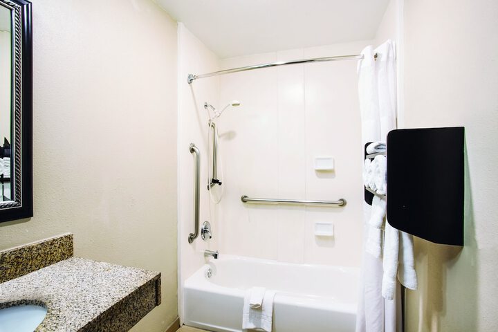 Room 21 of 36