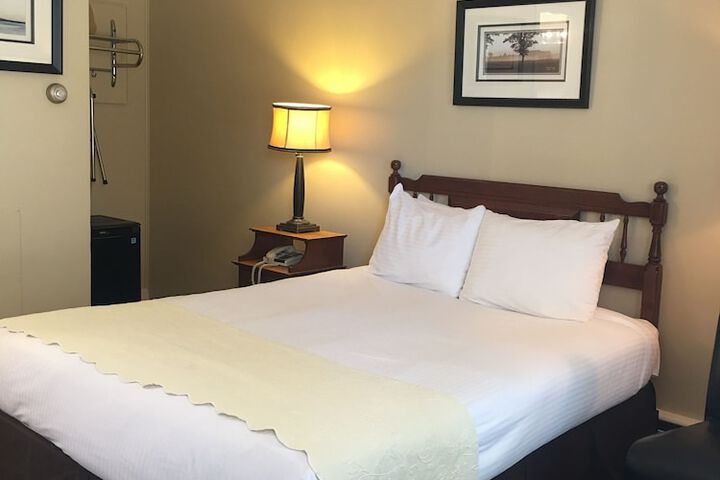 Room 26 of 46
