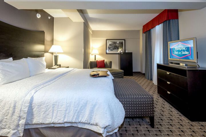 Room 32 of 66