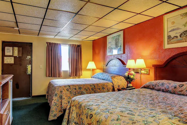 Arrowrock Inn