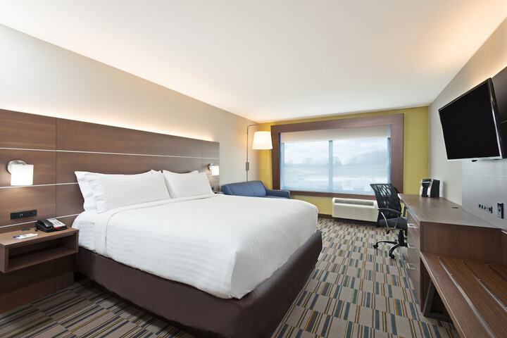 Room 17 of 36