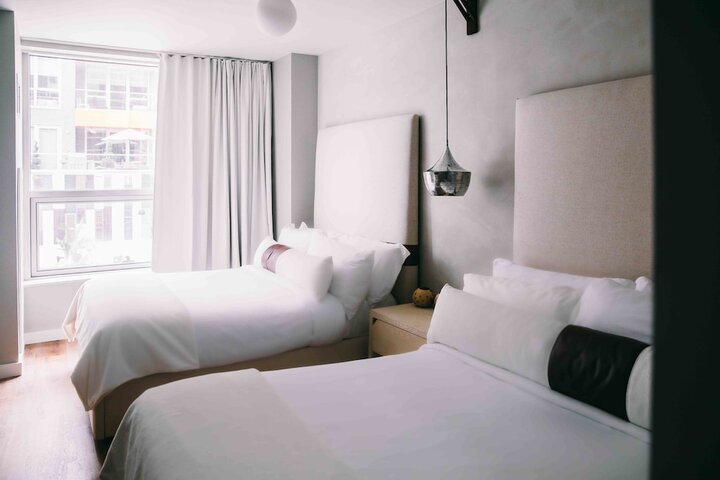 Room 27 of 60